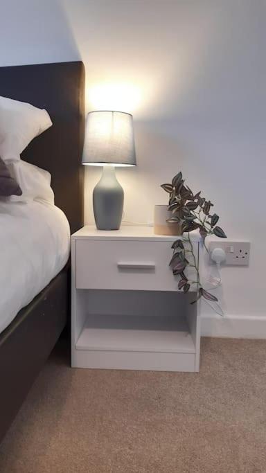 Free Parking Spacious Home Cardiff Buitenkant foto
